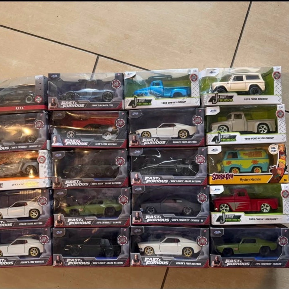 Toy car bundle collectible 1/32